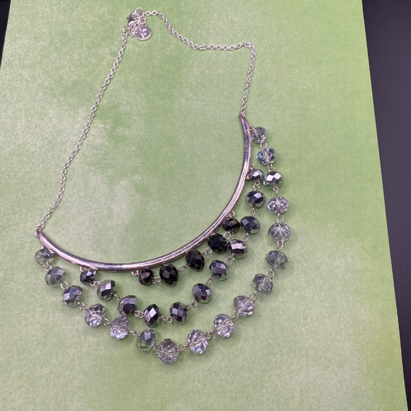LIZ CLAIBORNE Necklace Glass Faceted Beads Silvertone Layered Statement - Picture 7 of 13